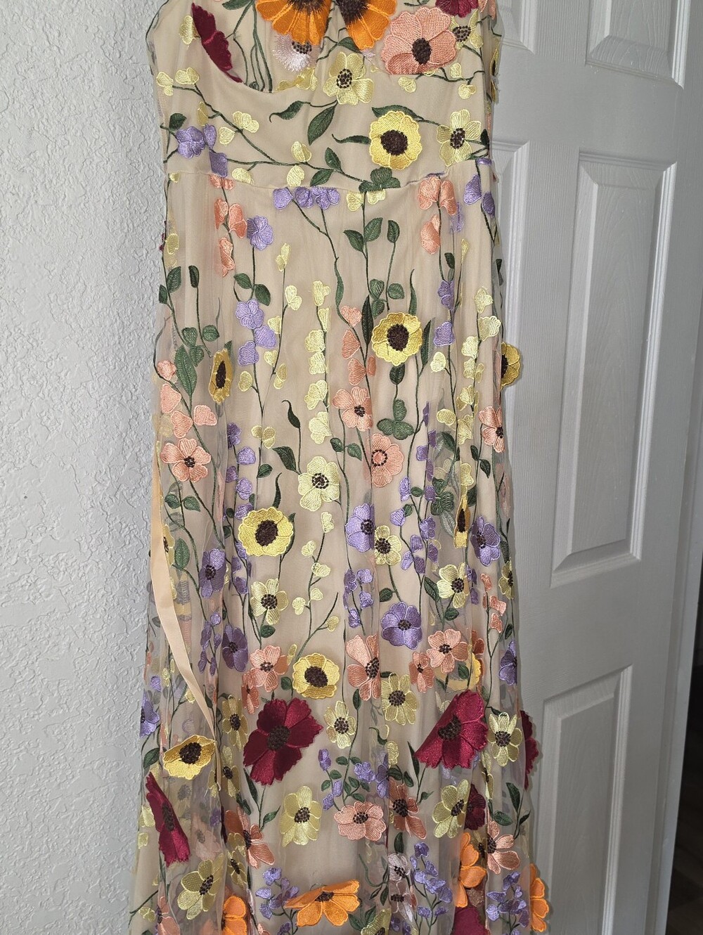 Stunning Rare Floral Blooming stunning 3D floral embroidered maxi gown in size L